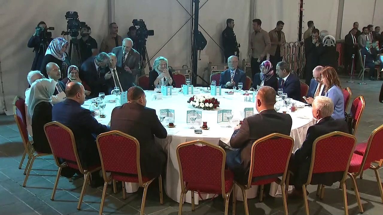 Binali Yıldırım, İstanbul muhtarları ile iftar programına katıldı - İSTANBUL