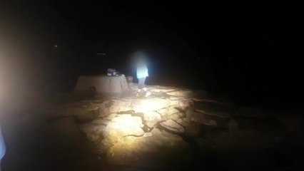 물때 놓쳐 고립된 낚시꾼 해경에 구조 / YTN