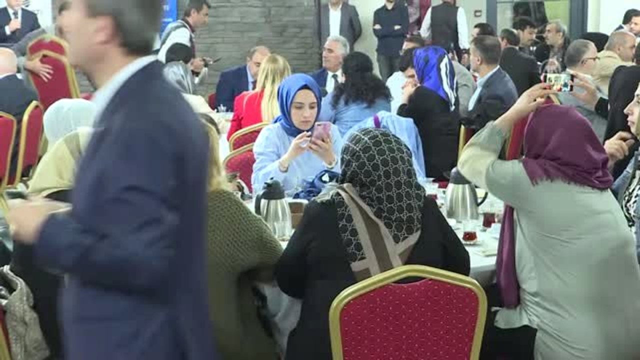 Binali Yıldırım AK Parti Fatih İlçe Teşkilatını...