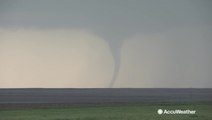 Twister touches down near border of Kansas, Oklahoma