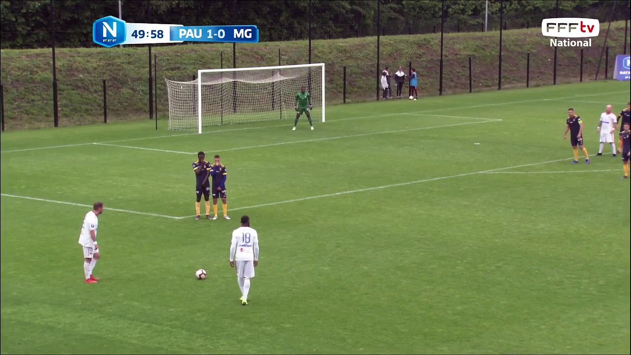 Magnifique tête mais détournée en corner.