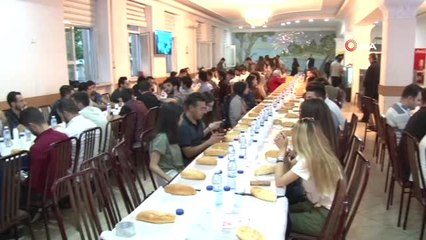 Türk ve Azerbaycanlı Öğrenciler, İftarda Bir Araya Geldi