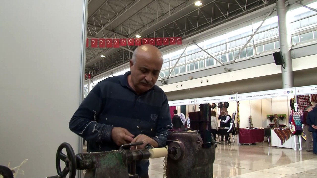 Gelecek nesillerin de oynayabilmesi için topaç yapıyor - BURSA