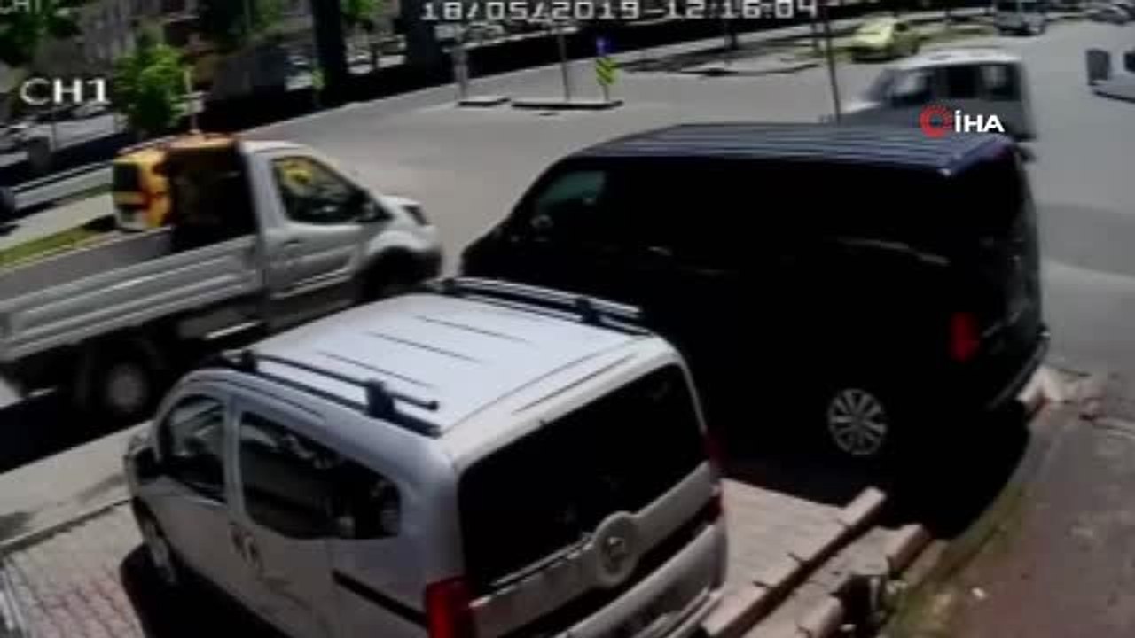 Gelin Almaya Giden Cip Otomobile Çarptı: Damat ve 4 Kişi Yaralandı