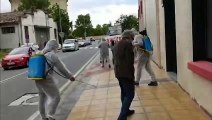Batasunos limpian con lejía las calles de Estella tras un acto de Ciudadanos