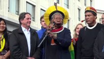 زعيم للسكان الأصليين في البرازيل يشارك في مسيرة شبابية للمناخ في بروكسل