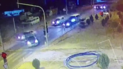 Aracıyla Kaçmaya Çalışan Şahıs Başka Araca Çarptı.