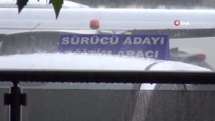 Çorlu'da Yağmur ve Dolu Etkili Oldu