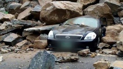 광양 아파트 축대 붕괴....차량 3대 파손 / YTN