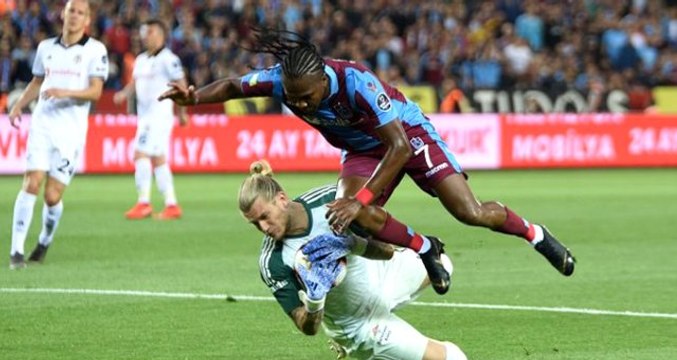 Loris Karius Geleceği Hakkında Konuştu: Burada Devam Edeceğimi Düşünüyorum