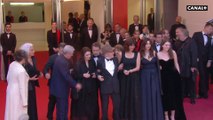 L'équipe du film Les plus belles années d'une vie sur les marches - Cannes 2019