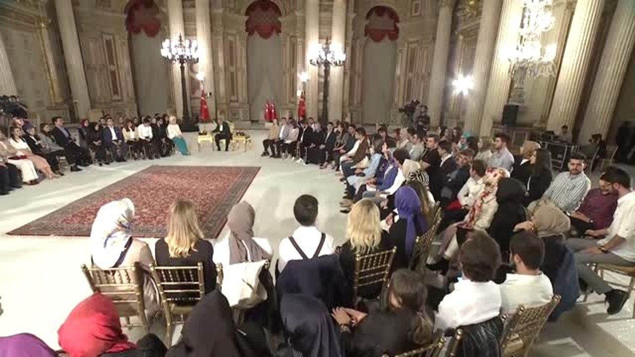 Cumhurbaşkanı Erdoğan, Dolmabahçe Sarayı'nda Gençlerle Buluştu - F-35 - S400 Projeleri ve Milli...