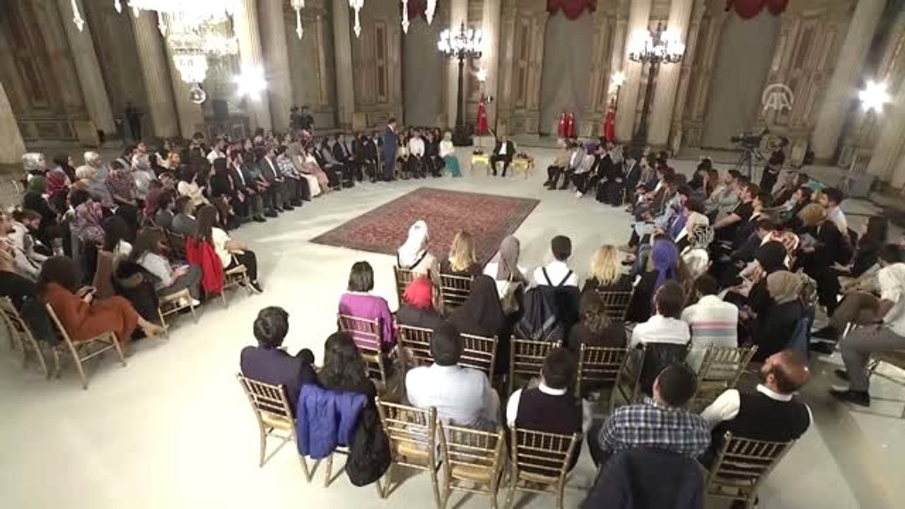 Cumhurbaşkanı Erdoğan, Dolmabahçe Sarayı'nda Gençlerle Buluştu - Bedelli Askerlik ve Kanal İstanbul...