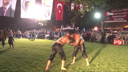 19 Mayıs Yağlı Güreşleri' Kartal Sahilinde Gerçekleştirildi
