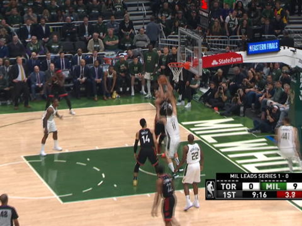 NBA: Top 3 plays - Buzzer-beater, big blocks and Giannis does Giannis as Bucks beat Toronto