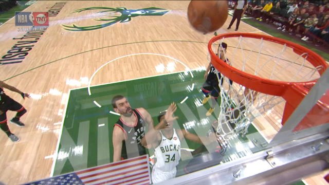 Giannis lays down pair of huge dunks early
