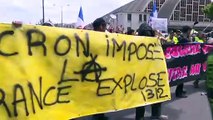 ‘Coletes amarelos’ protestam há seis meses na França