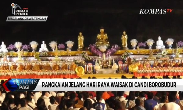 Ribuan Umat Budha Rayakan Puncak Waisak di Candi Borobudur