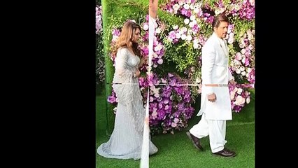 Shahrukh Khan and Gauri Khan look like a Bride at Akash Ambani Grand Wedding