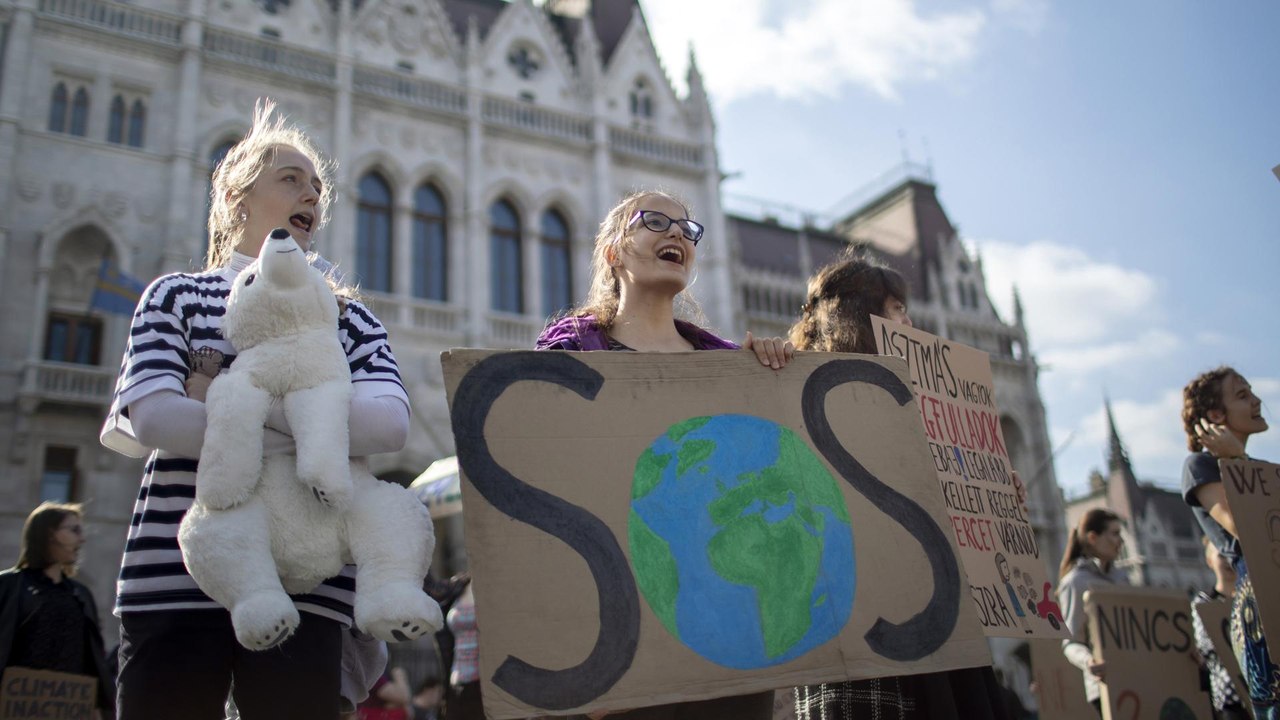 Has the media narrative changed around climate change? | The Listening Post (Lead)