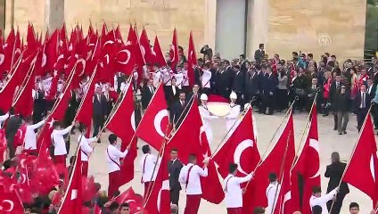 Bakan Kasapoğlu ve beraberindeki heyet Anıtkabir'i ziyaret etti - ANKARA