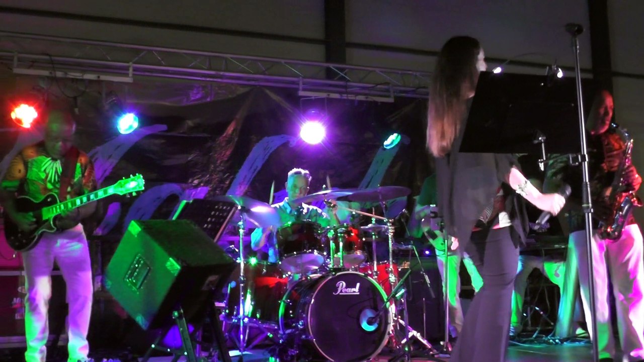 Latin Groove Bersama pasar malam maluku