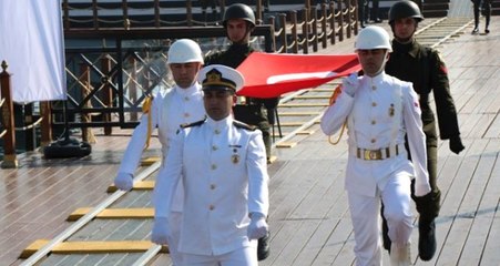 100 Yıllık Gurur! Atatürk'ü Temsil Eden Bayrak Karaya Çıkarıldı