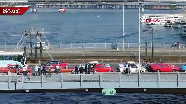 Galata Köprüsü’nde 100 klasik otomobil ile 100’üncü yıl konvoyu
