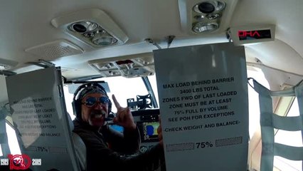 İzmir Selçuk Belediye Başkanı Sengel, 19 Mayıs'ı Paraşütle Atlayarak Kutladı