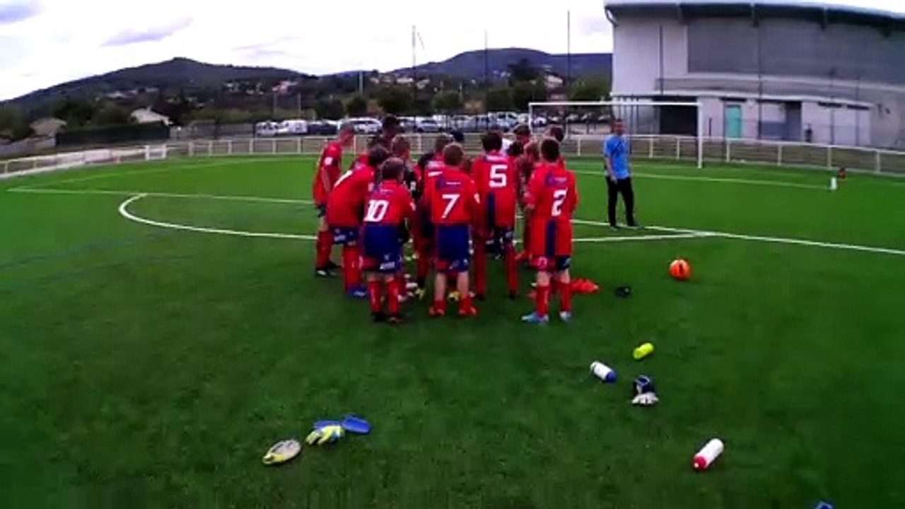 Les deux équipes U13 (D1 & D5) partagent le plaisir de leurs victoires. 1 à 0 devant Bourg Saint Andéol et 8 à 1 devant Valence FC.