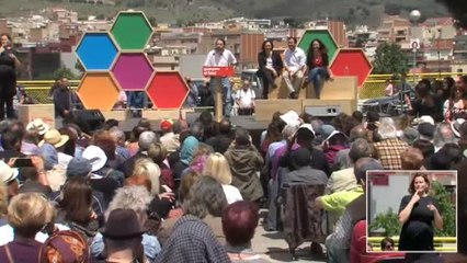 Iglesias reivindica a Ada Colau como dique ante los poderosos