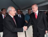 Erdoğan ve Kılıçdaroğlu, 19 Mayıs Töreninde Tokalaştı