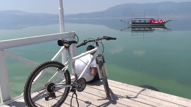 Burdur Yamaç Paraşütçülerinden 19 Mayıs Atlayışı