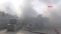 İstanbul- Sarıyer'de İnşaat Malzemesi Bulunan Depoda Yangın