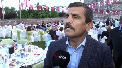 Eski ülkü ocakları başkanları ve öğretmenler iftarda bir araya geldi
