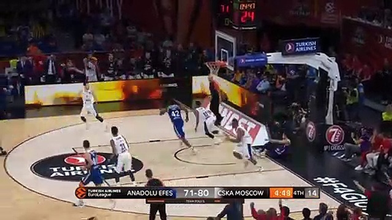 Ataman smashed with referee in the euroleagues Final