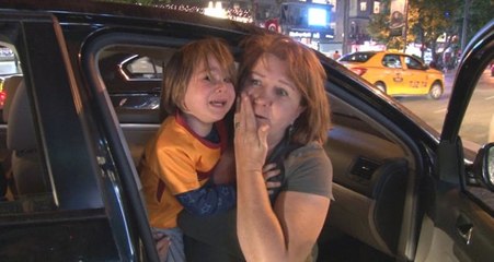 Bağdat Caddesi'nde Şampiyonluk Turu Atan Galatasaraylı Taraftarlara Saldırı