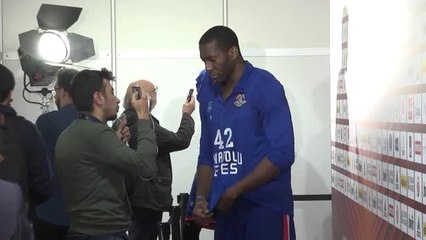 Télécharger la video: Ergin Ataman, Cska Moskova Maçı Sonrası Gazetecilerin Sorularını Cevapladı - Vitoria