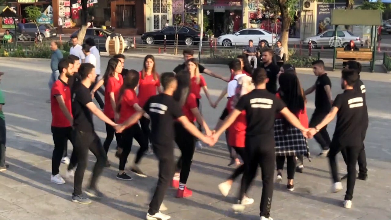 Atatürk'ün Samsun'a çıkışının 100. yıl dönümünde atabarı oynadılar - SİİRT