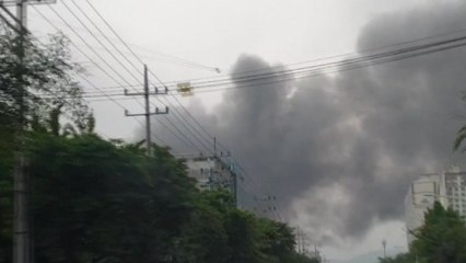 구미 전자부품 공장서 불...공장 8동 피해 / YTN