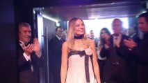 Accueil de Margot Robbie dans le Palais des Festivals - Cannes 2019