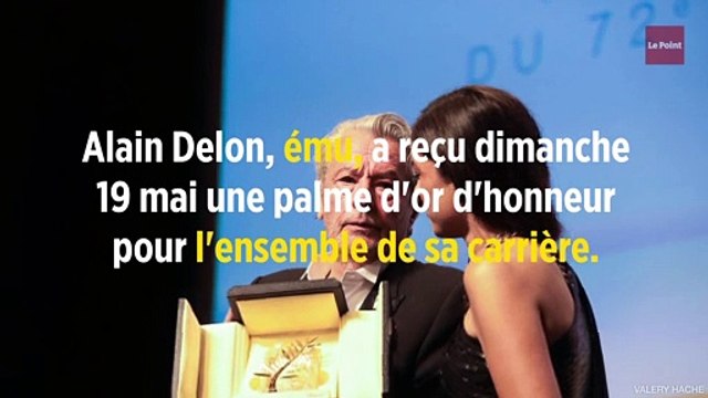 Festival de Cannes : en larmes, Alain Delon reçoit sa palme d'or d'honneur