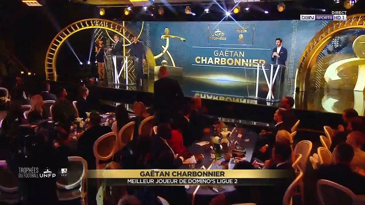 Remise du trophée UNFP à Gaëtan Charbonnier