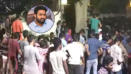 #HappyBirthdayNTR | NTR Fans Celebrations At NTR Home Yesterday Midnight In Hyderabad