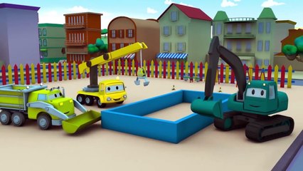 Les Camions Constructeurs: Camion Benne, Grue, Tractopelle construisent le Bateau Pirate à Car City