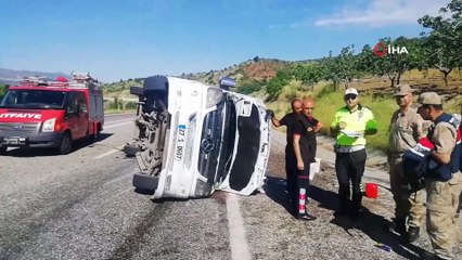 إصابة طلاب سوريين بانقلاب حافلة في تركيا "فيديو"