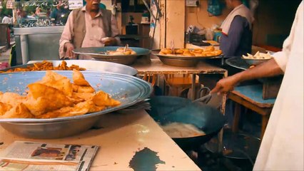 المائدة الرمضانية الباكستانية مشبعة بالزيوت والبهارات الحارة