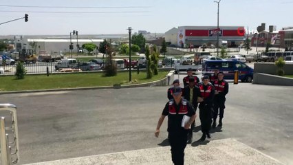 Karaman’da hırsızlık yaparken yakalanan 2 Afgan adliyeye sevk edildi