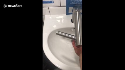 London man highlights serious design flaw in Dyson hand dryer