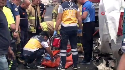 Otobanda 4 aracın karıştığı zincirleme kaza: 1 ölü